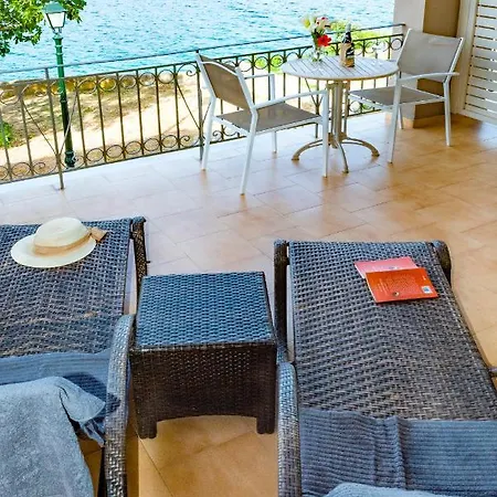 Leeward @ Fiscardo Waterfront Apartment